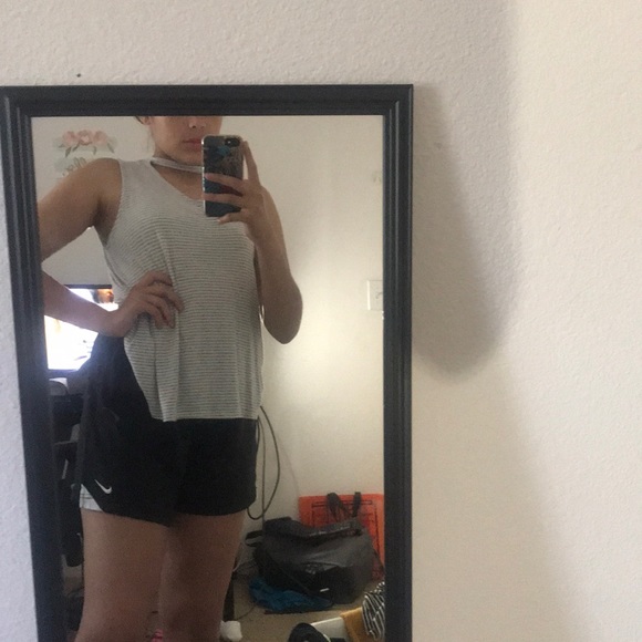 Cute choker shirt! - Picture 3 of 4